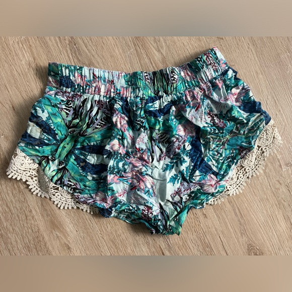 U2LA flower print shorts - Picture 1 of 6